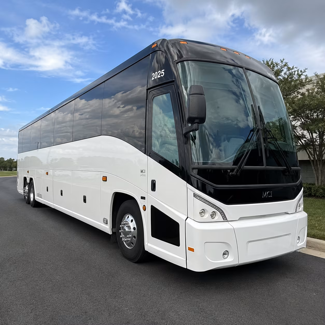 charter buses to music city center for conferences and conventions