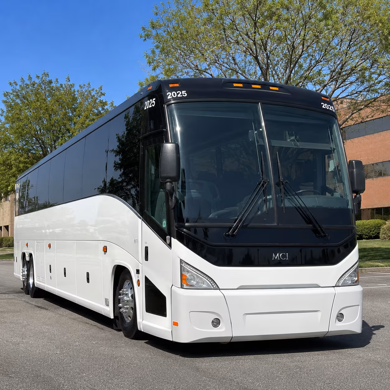 employee shuttle buses for nashville s busiest office corridors