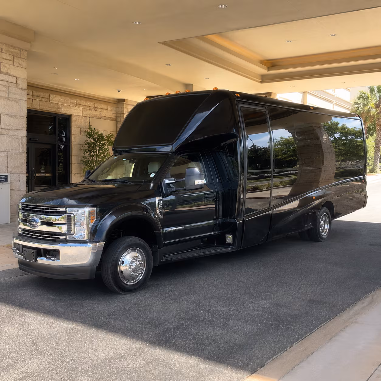 nashville honky tonk broadway bar crawl party bus rental