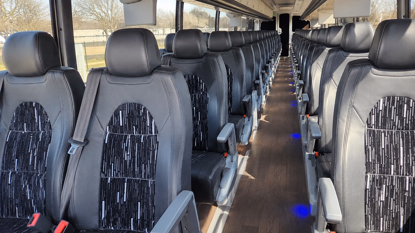 school buses for adventure science center visits in nashville