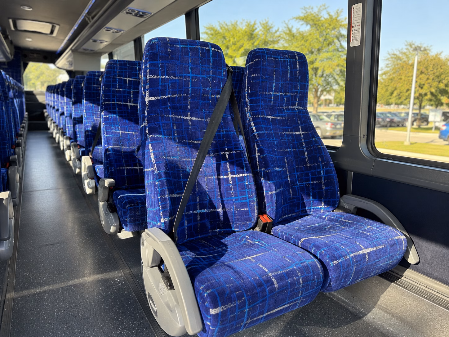 wine tour bus rentals to beachaven vineyards in clarksville